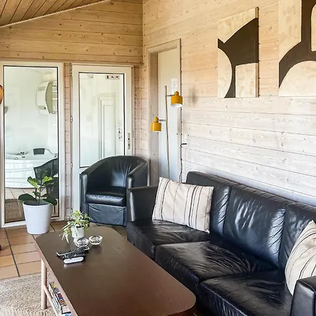 بيت للعطل Front In With Sauna