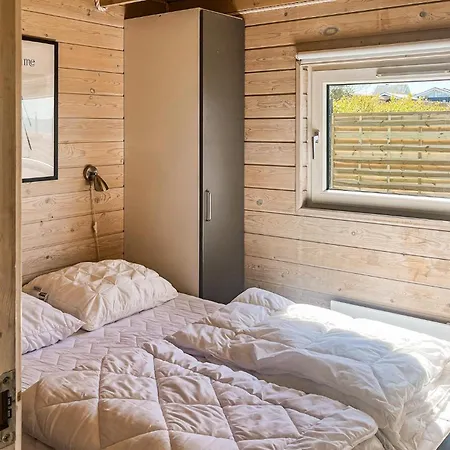 Front In With Sauna